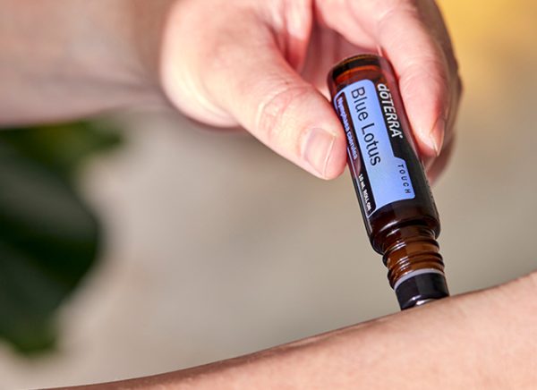 Rolo de Toque de Lótus Azul doTERRA (10ml) - Image 2